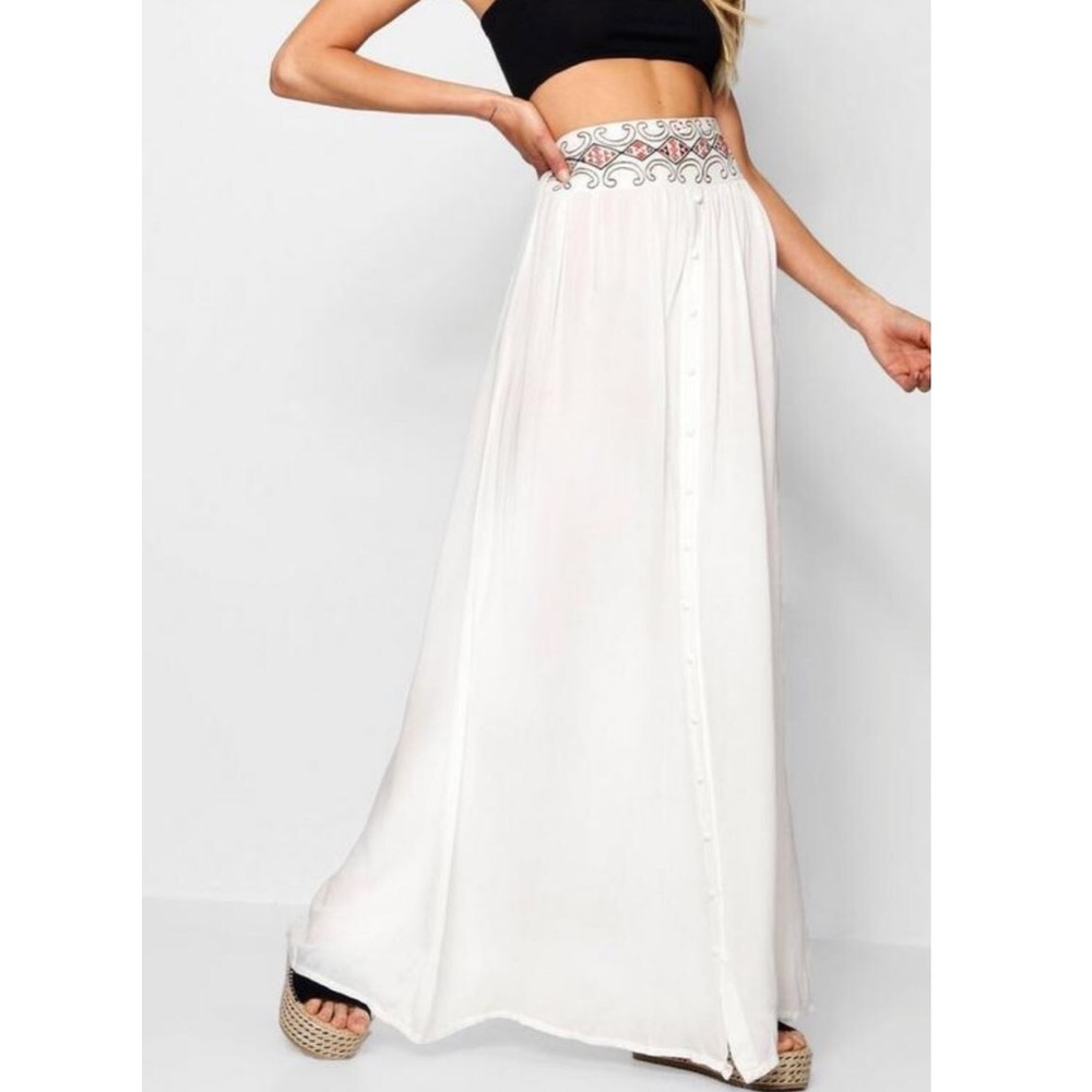 NWT Boohoo White Long Flowy Skirt